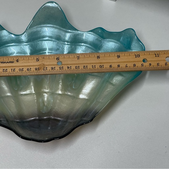 Artistic Glass Shell Shaped Bowl in Blue and White - Picture 6 of 8